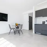 Pino 1 *