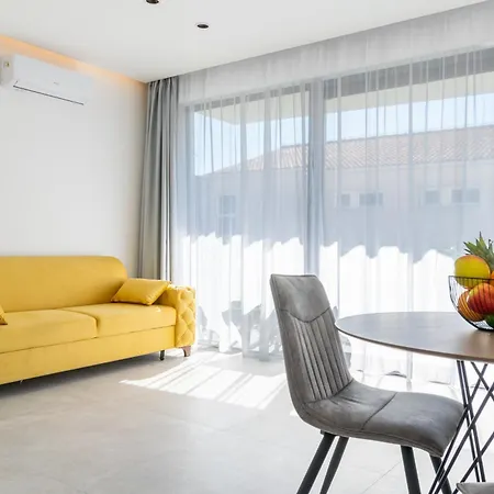 Apartment Pino 1