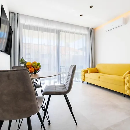 Pino 1 Apartment